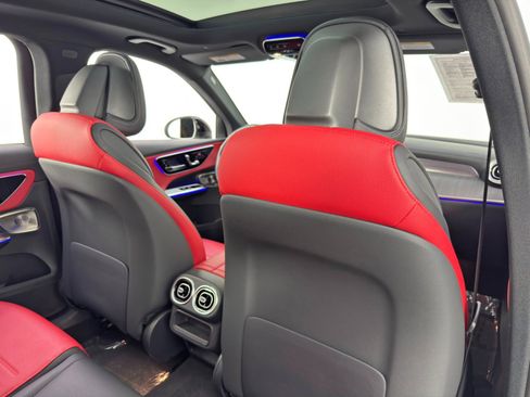 Used 2025 Mercedes-Benz GLC 300 image 41