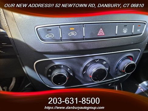 Used 2015 Kia Sorento LX AWD/4WD image 19