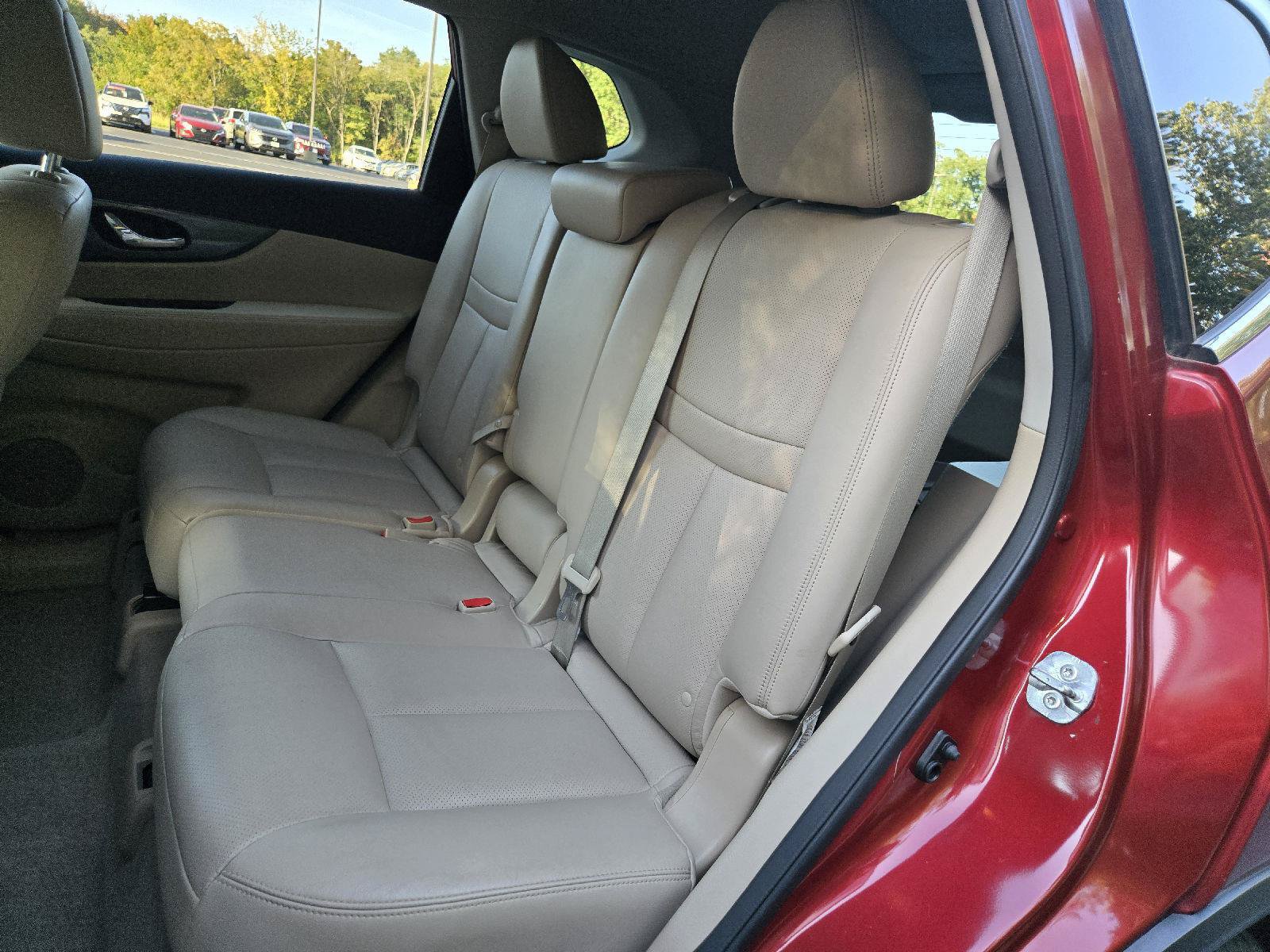 Used 2015 Nissan Rogue SL w/ SL Premium Package FWD image 26