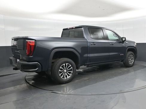 Used 2021 GMC Sierra 1500 AT4 w/ AT4 Premium Package AWD/4WD image 3