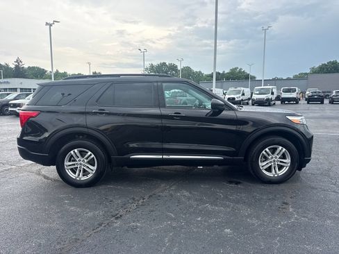 Used 2024 Ford Explorer XLT AWD/4WD image 6