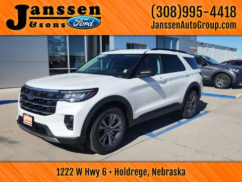 New 2026 Ford Explorer Active w/ Active Comfort Package image 2