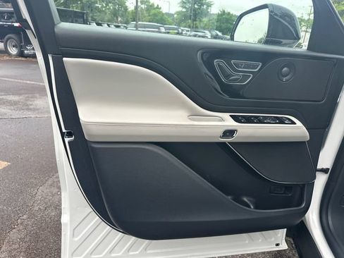New 2026 Lincoln Aviator 2WD image 11