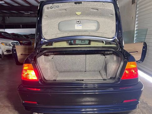 Used 2002 BMW 325Ci 325Ci Coupe 2D image 12