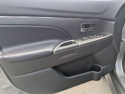 Used 2025 Mitsubishi Outlander Sport SE AWD/4WD image 15