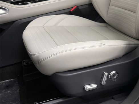 New 2026 Lincoln Nautilus Reserve image 17