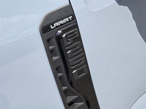 New 2026 Ford F250 Lariat w/ Black Appearance Package image 9