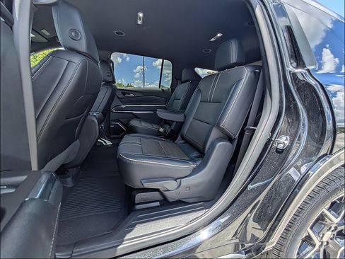 Used 2025 Chevrolet Traverse High Country w/ LPO, Floor Liner Package FWD image 14