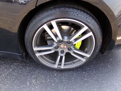 Used 2014 Porsche Panamera S image 40