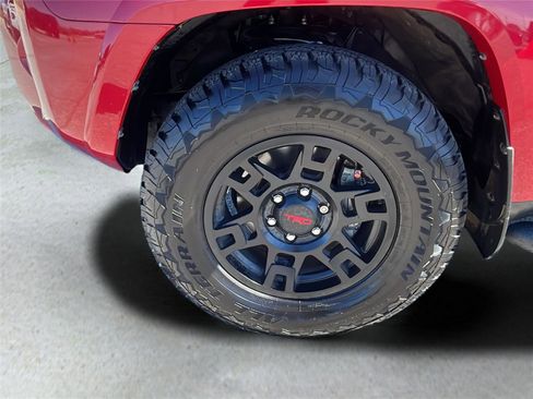 Used 2022 Toyota 4Runner SR5 Premium w/ Moonroof Package image 10