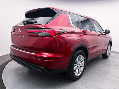 New 2025 Mitsubishi Outlander ES image 7