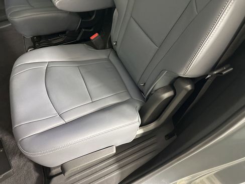 Used 2023 Buick Enclave Essence w/ Experience Buick Package image 27