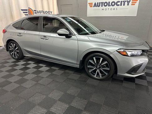 Used 2024 Honda Civic EX-L image 2