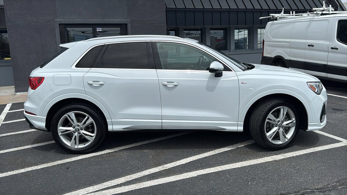 Used 2020 Audi Q3 2.0T Premium Plus w/ Premium Plus Package AWD/4WD image 2