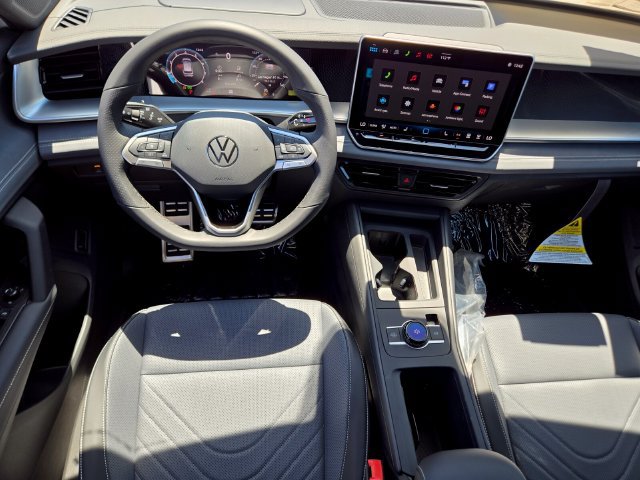 New 2026 Volkswagen Tiguan SE R-Line FWD image 9