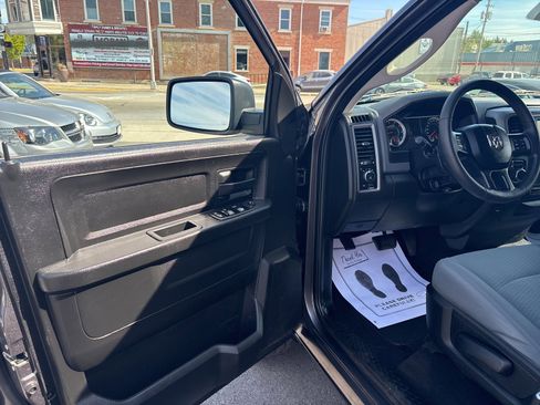 Used 2019 RAM 1500 Express w/ Express Value Package image 17