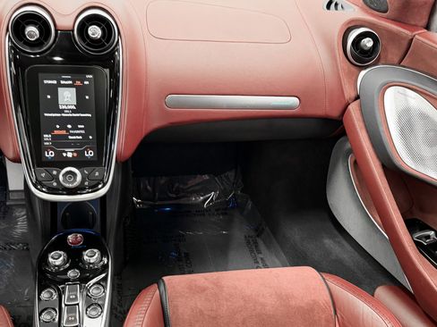 Used 2021 McLaren GT RWD image 25