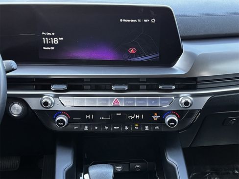 Used 2024 Kia Telluride LX image 15