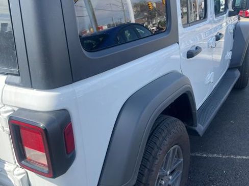 Used 2025 Jeep Wrangler Sport S image 8