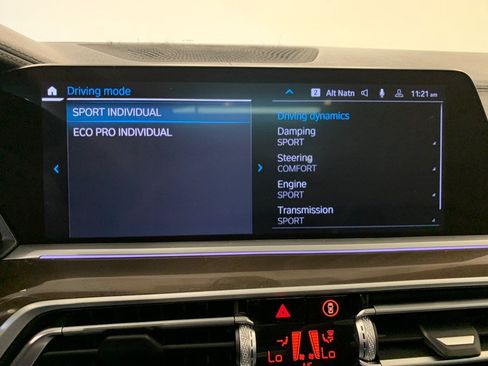 Used 2022 BMW X5 xDrive40i w/ M Sport Package AWD/4WD image 38