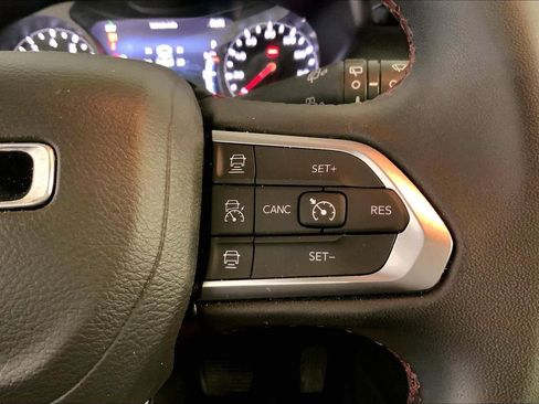 Used 2025 Jeep Compass Trailhawk w/ Trailer Tow Group AWD/4WD image 19