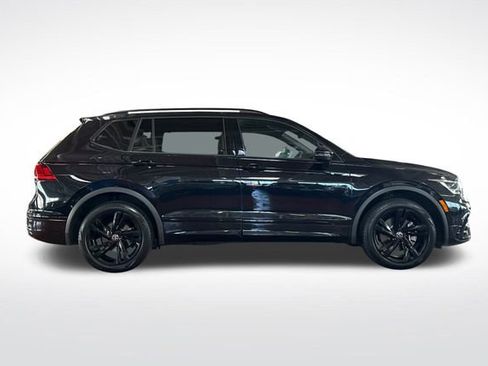 Certified 2023 Volkswagen Tiguan SE R-Line image 3