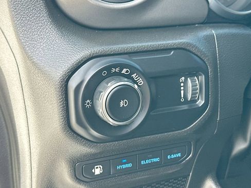 Used 2023 Jeep Wrangler Unlimited Rubicon 4xe w/ Cold Weather Group AWD/4WD image 10