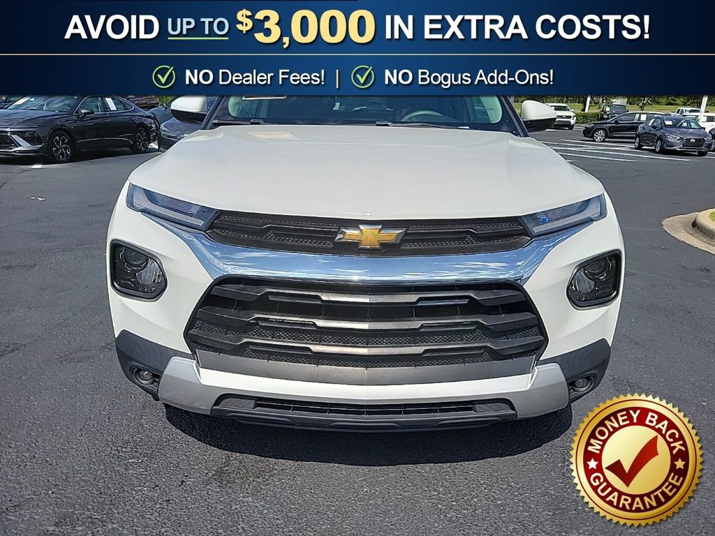 Used 2023 Chevrolet TrailBlazer LT w/ Convenience Package FWD image 2