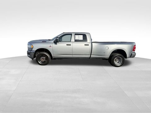 Used 2024 RAM 3500 Tradesman w/ Chrome Appearance Group image 4