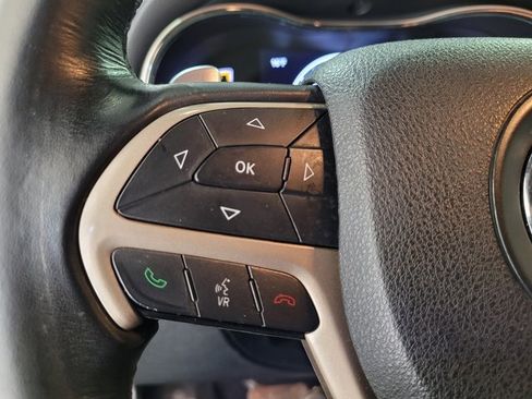 Used 2016 Jeep Grand Cherokee Laredo image 26