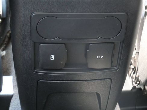 Used 2024 Ford Explorer XLT w/ Class IV Trailer Tow Package AWD/4WD image 16