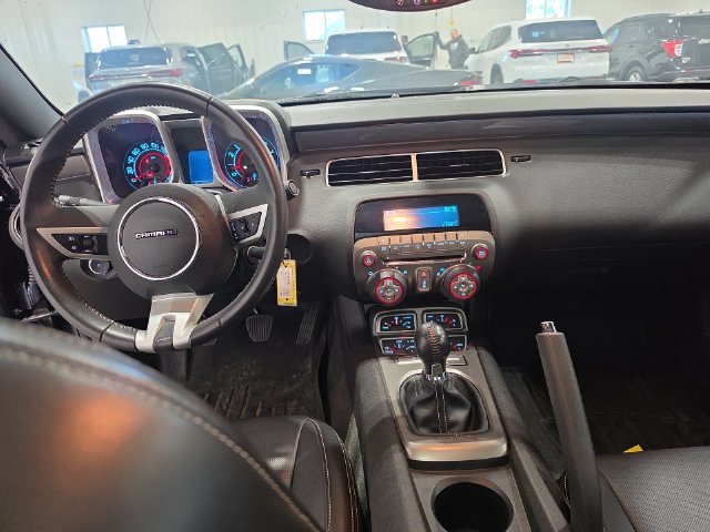Used 2010 Chevrolet Camaro SS w/ LPO, Ground Effects Package RWD image 4