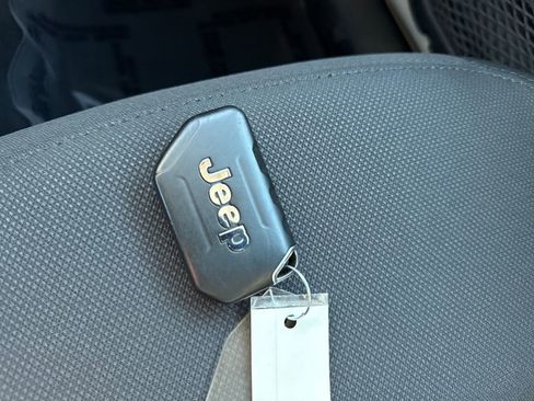 Used 2022 Jeep Wrangler Unlimited Willys image 24