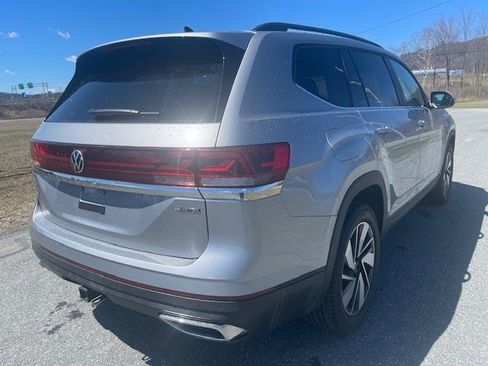 Used 2025 Volkswagen Atlas SE AWD/4WD image 5