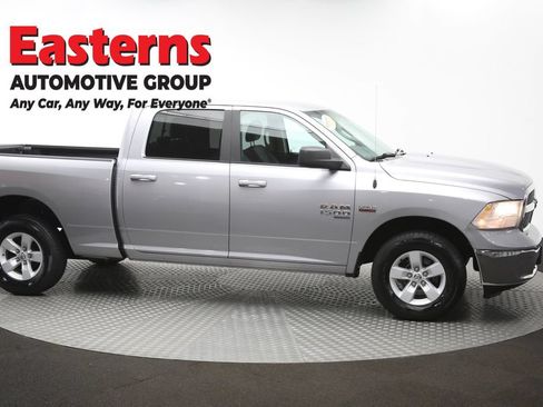 Used 2019 RAM 1500 Classic SLT AWD/4WD image 45