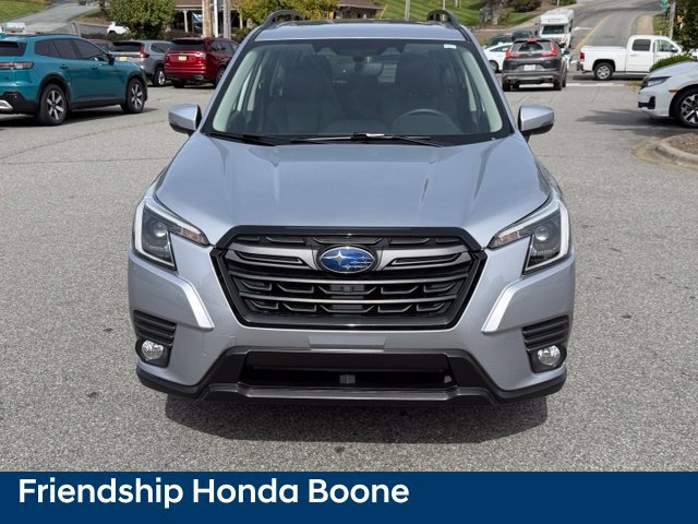 Used 2023 Subaru Forester Limited AWD/4WD image 2