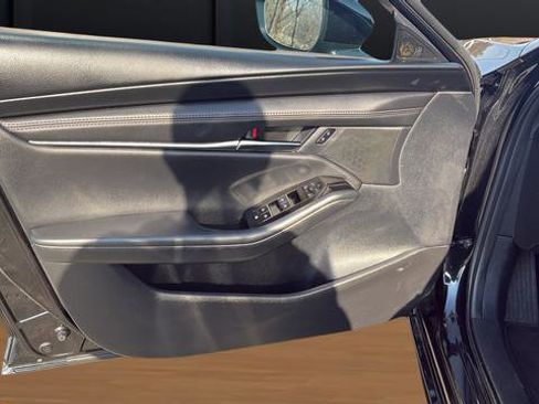 Used 2025 MAZDA MAZDA3 s image 37