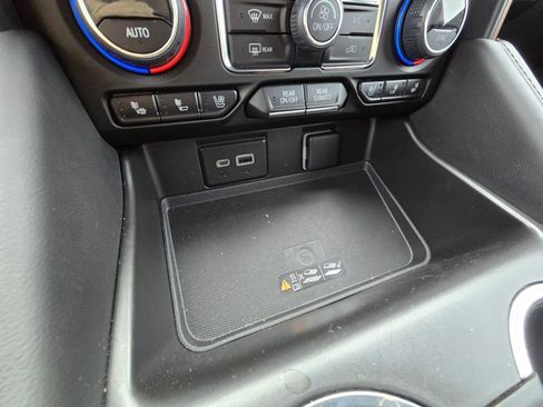 Used 2023 Chevrolet Tahoe High Country image 13