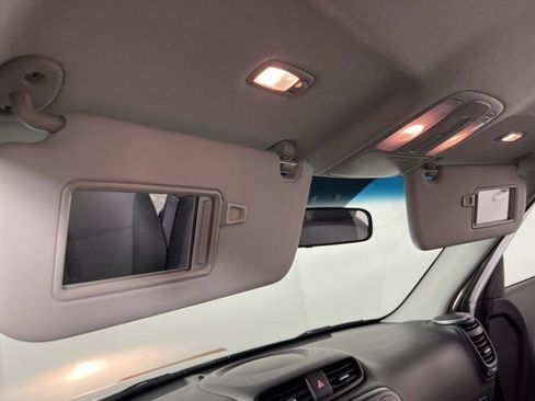 Used 2019 Kia Soul + image 32