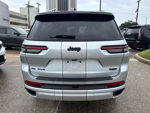 Used 2023 Jeep Grand Cherokee L Summit AWD/4WD image 6