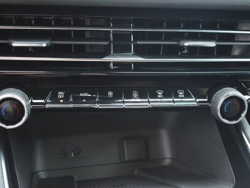 New 2026 Chevrolet Traverse LT w/ Driver Confidence Package FWD image 27