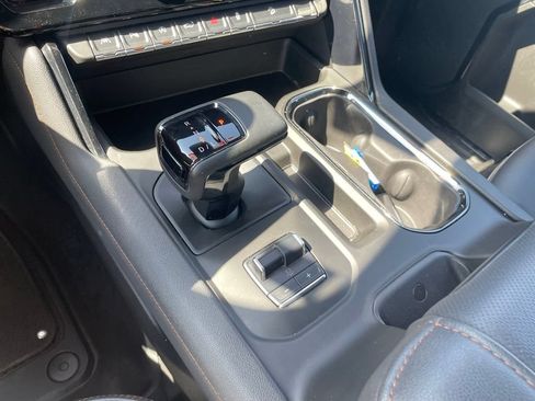 Used 2025 GMC Sierra 1500 AT4 w/ AT4 Premium Package AWD/4WD image 23