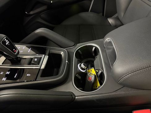 Used 2021 Porsche Cayenne image 15