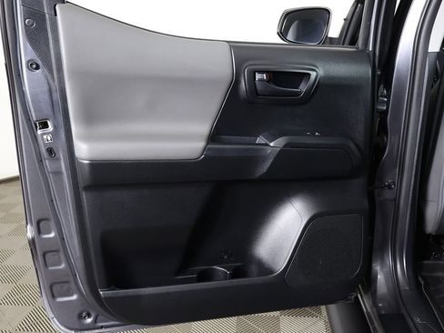 Used 2018 Toyota Tacoma SR w/ SR Convenience Package RWD image 21