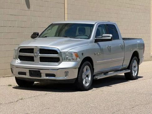 Used 2017 RAM 1500 Classic SLT AWD/4WD image 6