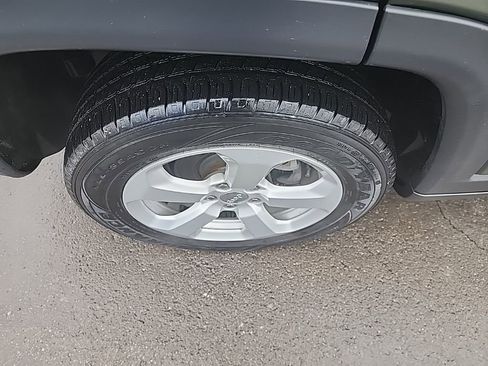 Used 2020 Jeep Compass Latitude w/ Popular Equipment Group image 9