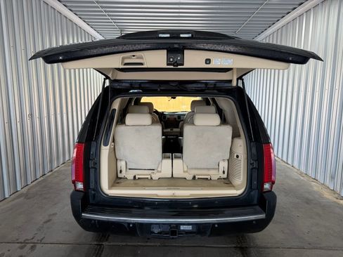 Used 2007 Cadillac Escalade AWD w/ Information Package image 18