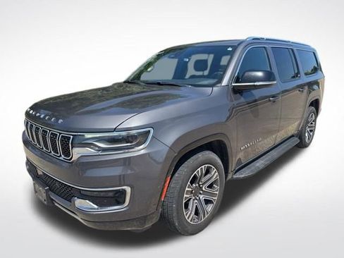 Used 2024 Jeep Wagoneer L Series II w/ Flexible Seating Group AWD/4WD image 7