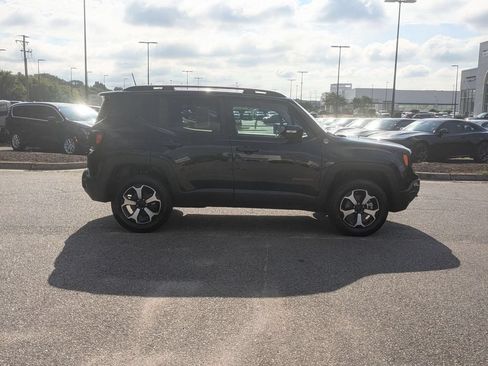 Certified 2022 Jeep Renegade Trailhawk AWD/4WD image 6