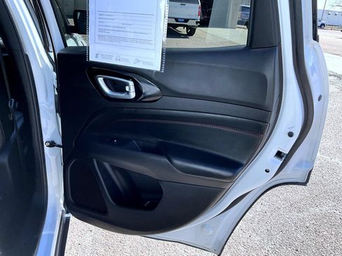 Certified 2025 Jeep Compass Trailhawk AWD/4WD image 18